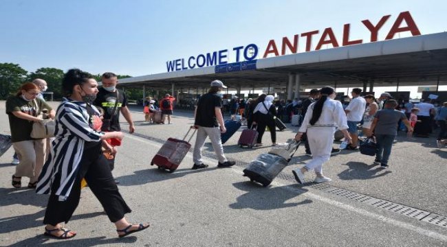 Antalya'ya 20 bin Rus turist geldi