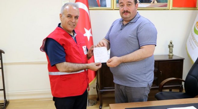 Belediye başkanı Kızılay'a 4 kurban bağışladı