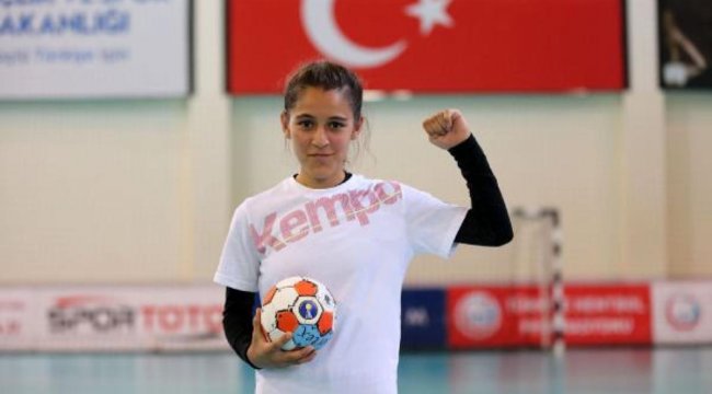 Türkiye 13 yaşındaki Merve Akpınar'ı konuşuyor