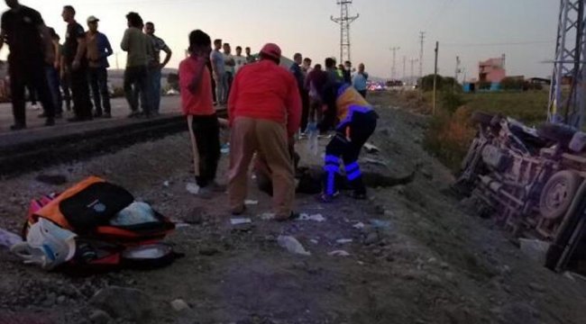 Kayseri'de TIR'ın çarptığı işçi servisinde yaralanan kadın kurtarılamadı