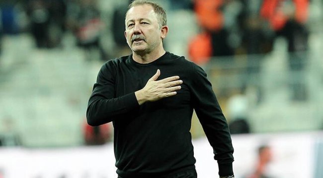 Beşiktaş'ta Sergen Yalçın derbi sonrası o ismi övdü! 'Her maç gol atar'
