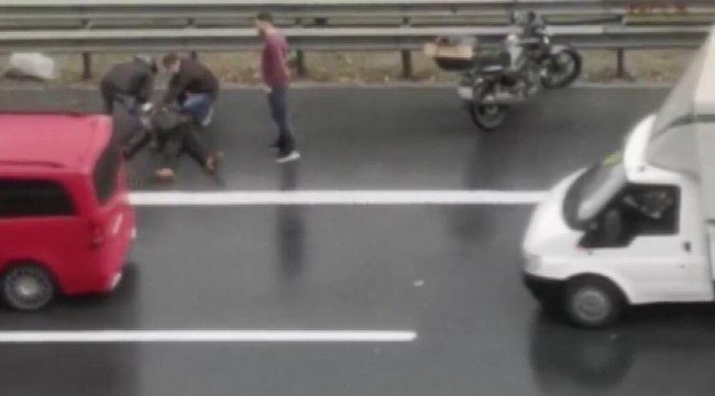  TEM'de bariyerlere çarpan motosiklet sürücüsü hayatını kaybetti