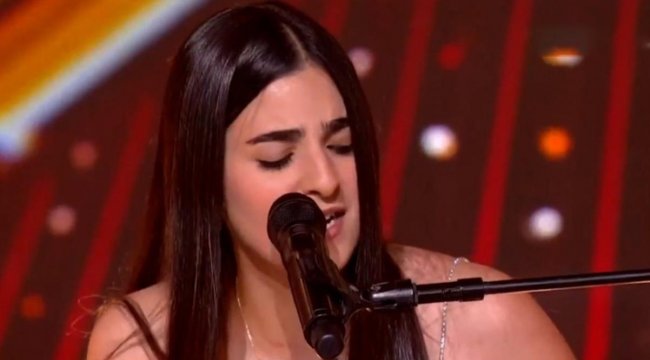İsrail'deki müzik yarışmasına damga vuran Türkçe şarkı! Genç kadın jüriyi büyüledi
