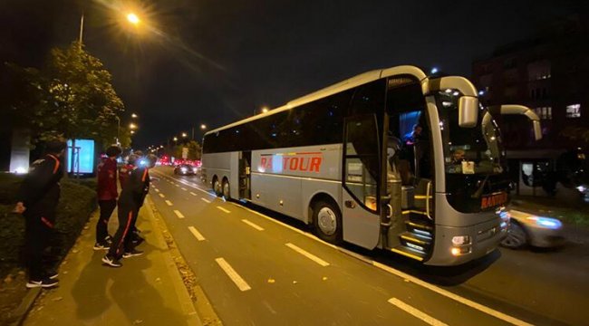 Son Dakika Haberi... U21 Milli Takımı'nın otobüsü bozuldu! Belçika maçı için karar...
