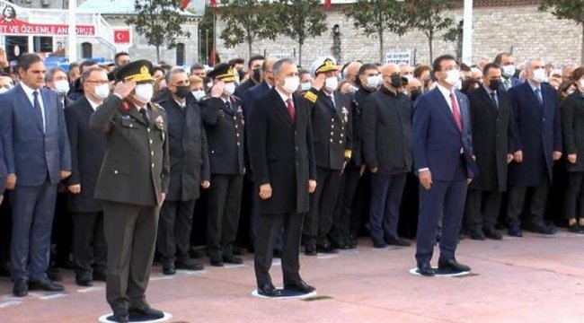Taksim'de Cumhuriyet Anıtı'nda Atatürk'ü anma töreni
