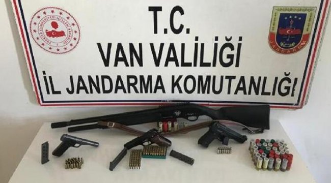 Van'da 3 silah ve mermilerle yakalanan 3 kişiye gözaltı