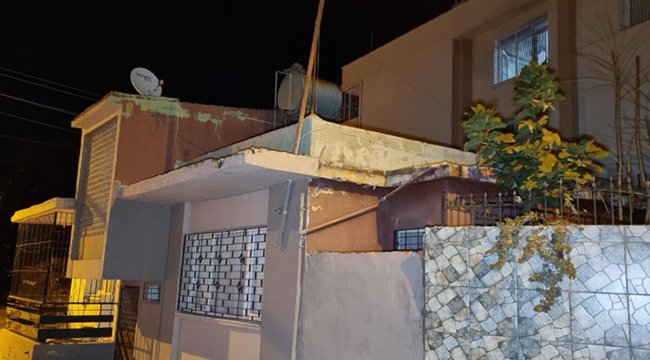Adana'da molotof kokteyli ile kundaklanan evde hasar oluştu