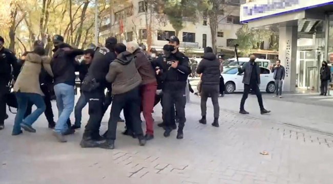 Ankara'da izinsiz 'barınamıyoruz' eyleminde çok sayıda gözaltı