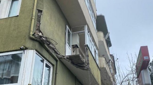 Avcılar'da balkon çöktü: Bir kişi yaralandı