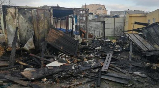 Başakşehir'de işçilerin kaldığı konteynerlerde yangın