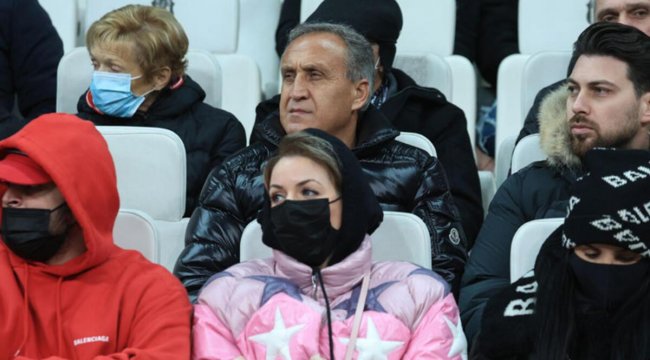 Cenk Tosun'un babası, Beşiktaş maçını izledi! Transfer...