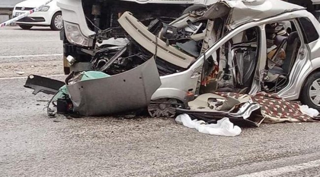 Denizli'de korkunç kaza! Hafriyat kamyonuyla çarpışan otomobilin sürücüsü hayatını kaybetti