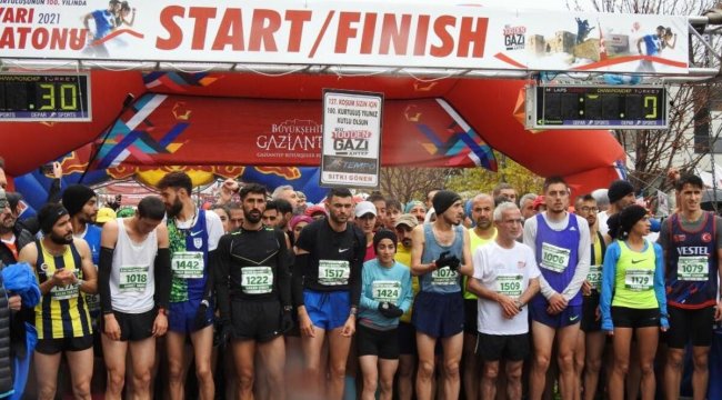 Gaziantep'te 3. Gazi Yarı Maratonu koşuldu