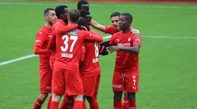 Sivasspor'un Süper Lig'deki yenilmezlik serisi 4 maça çıktı!