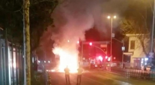 Beşiktaş'ta otomobil alev alev yandı: Küle döndü