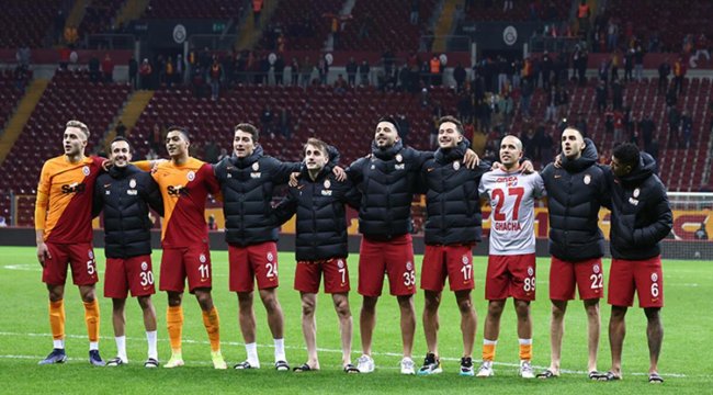 Galatasaray'da Patrick van Aanholt'un koronavirüs testi pozitif çıktı