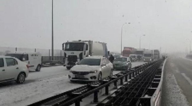 Son dakika haberi: Kar yağışı sonrası kaza haberleri peş peşe geliyor! İşte TEM Otoyolu Edirne istikametinde son durum...