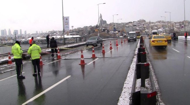 Son dakika: Unkapanı Köprüsü tek yönlü olarak trafiğe açıldı