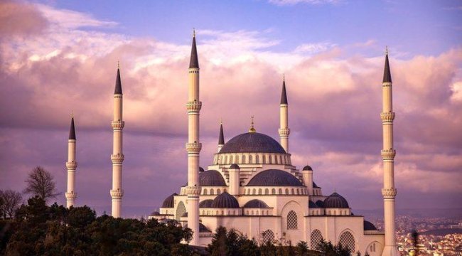 ANKARA BAYRAM NAMAZI SAATİ 2022! Ankara'da bayram namazı saat kaçta? Bayram namazı nasıl kılınır, kaç rekat?