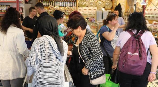 Bulgar turistler Edirne'ye akın etti! Bavul ve bagajlar doldu taştı