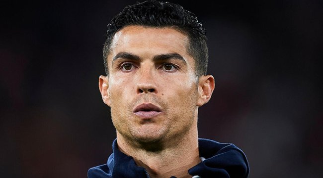 Son Dakika: Manchester United'da istenmeyen adam ilan edilen Cristiano Ronaldo'ya görülmemiş teklif! Şimdiki maaşının tam 8 katı...