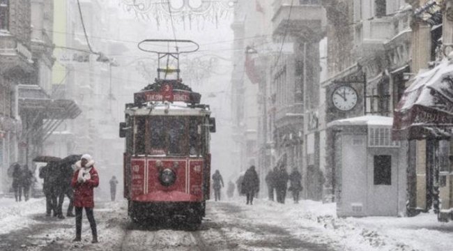 İstanbul'a ne zaman kar yağacak? İstanbul Valiliği çalışmalara başladı! Meteoroloji'den kar yağışıyla ilgili kritik açıklama