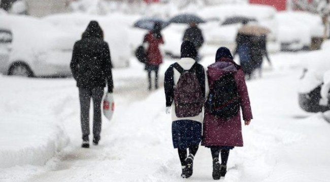 15 MART'TA OKULLAR TATİL Mİ? Yarın (çarşamba) okullarda kar tatili var mı? Gözler valilik açıklamasında