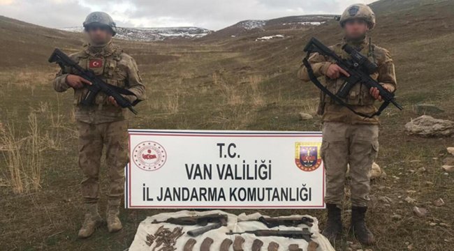 Başkale kırsalında PKK'ya ait silah ve mühimmat ele geçti