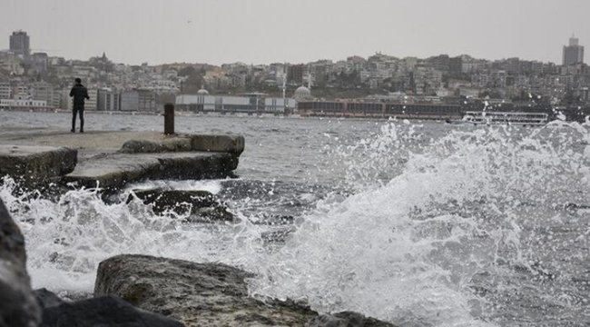 Meteoroloji, AKOM ve AFAD'dan peş peşe İstanbul uyarısı! Hava birden soğuyacak, rüzgarın hızı 70 km'yi bulacak