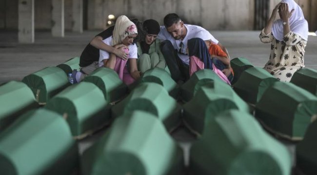 SREBRENİTSA SOYKIRIMI NEDİR? Srebrenitsa soykırımında kaç kişi öldü, ne zaman yapıldı? Katliamın üzerinden 28 sene geçti!