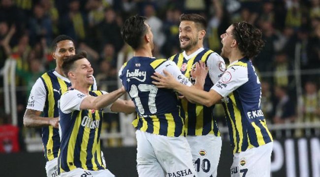 Fenerbahçe'de çifte şok! İki yıldız cezalı duruma düştü